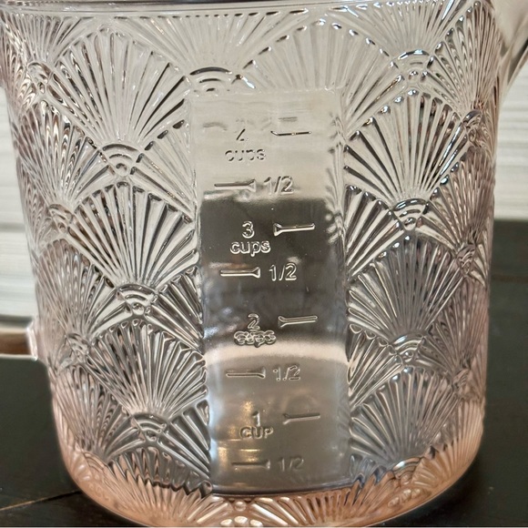 CWC Glass Measuring Cup 33oz ~ 4 Cups PINK Seashell Design NEW Microwaveable - Picture 7 of 15